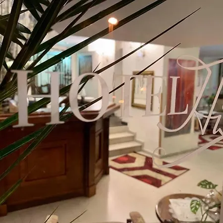 Ξενοδοχείο Hi Boutique 3*